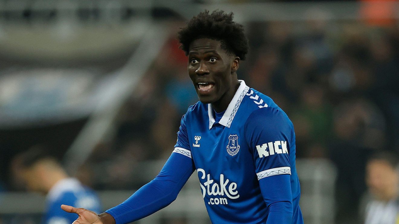 Amadou Onana để lại dấu ấn đậm nét trước khi chia tay Everton - Hành trình cống hiến đáng nhớ Amadou Onana để lại dấu ấn đậm nét trước khi chia tay Everton - Hành trình cống hiến đáng nhớ