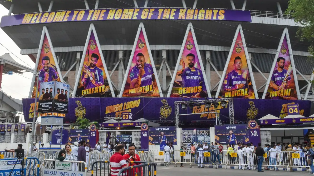 Eden Gardens fans