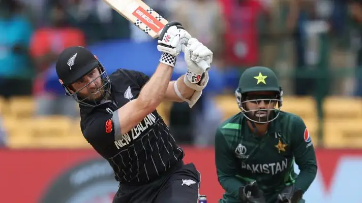 Kane Williamson bats against Pakistan