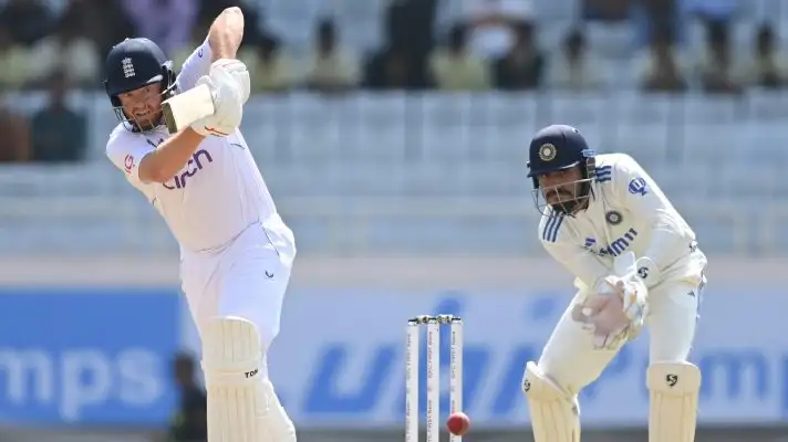 Jonny Bairstow bats