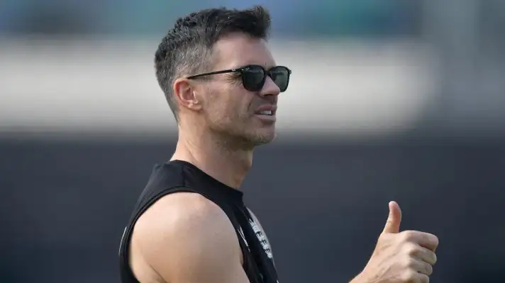 James Anderson signals