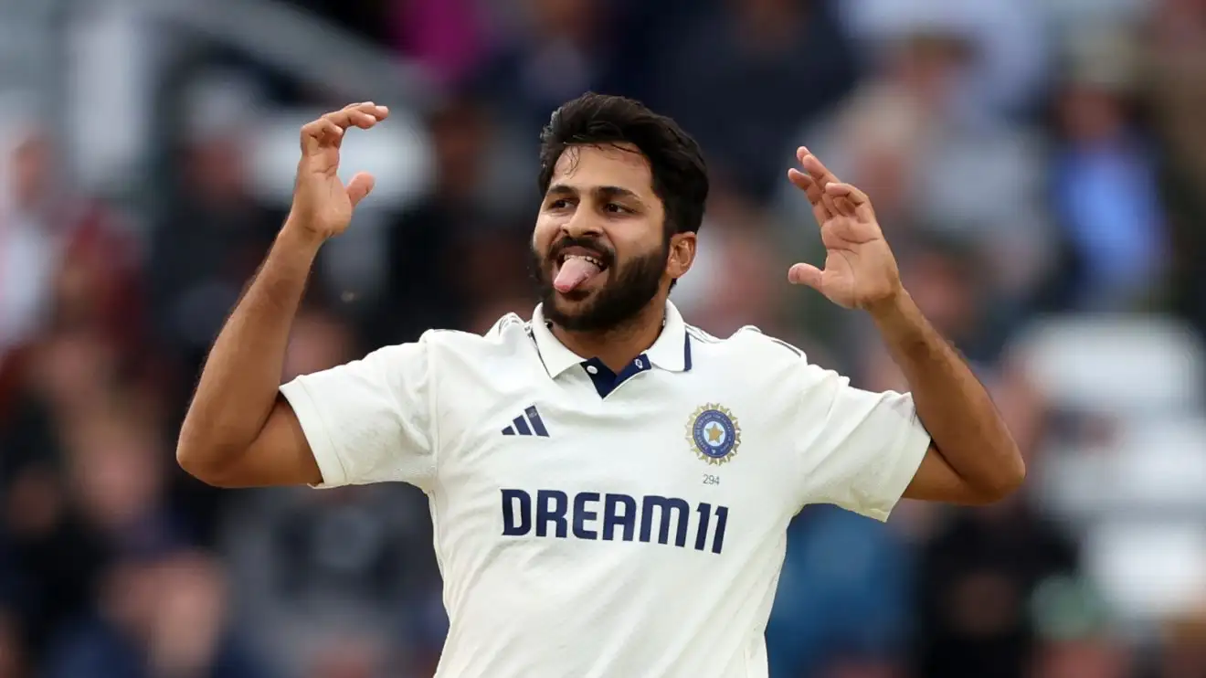 Shardul Thakur gestures