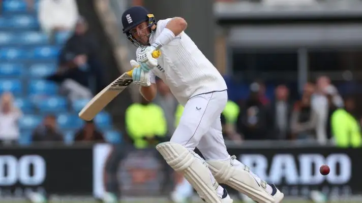 Joe Root bats