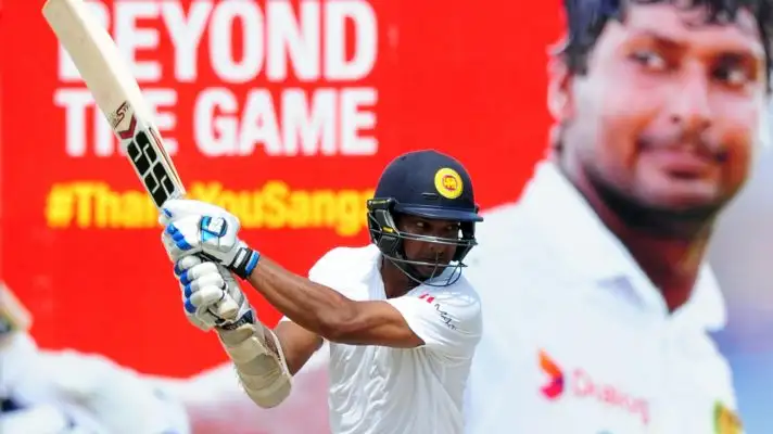 Kumar Sangakkara bats