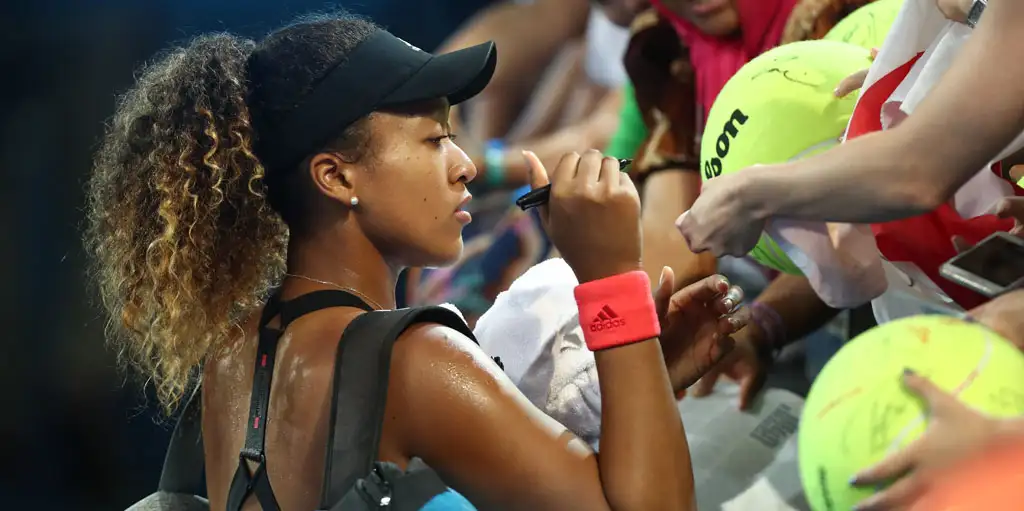 Naomi Osaka with fans