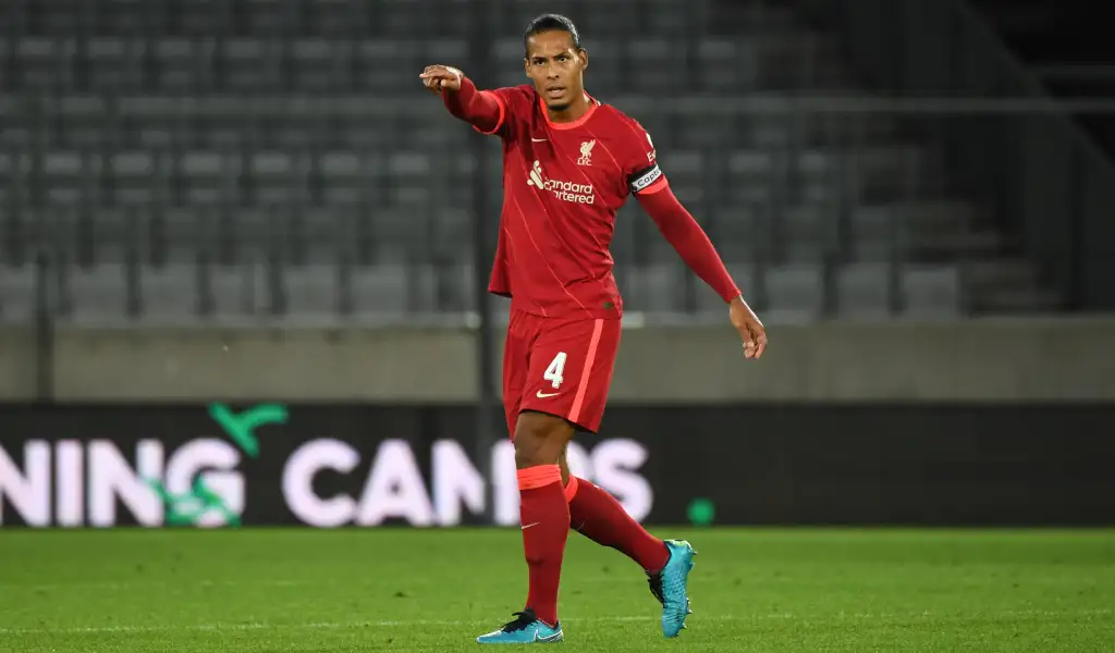 Virgil Van Dijk pointing