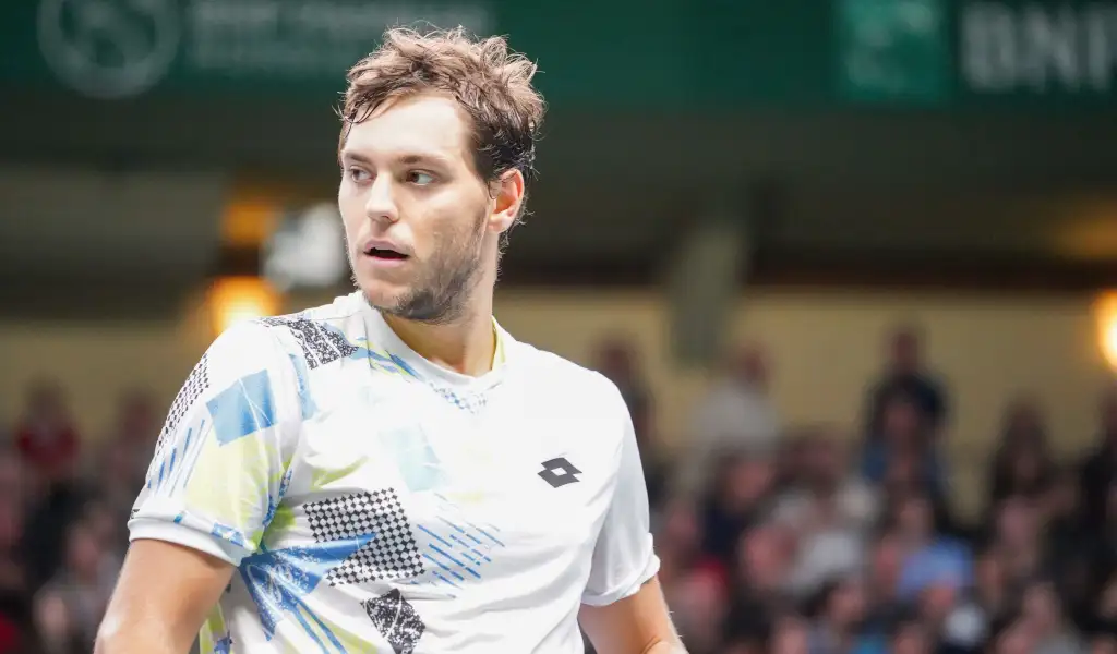 WATCH: Australian Open player escapes disqualification for 'absolutely ...