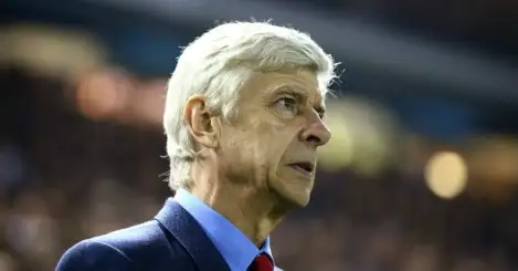 Wenger admits to COC-up with senior players