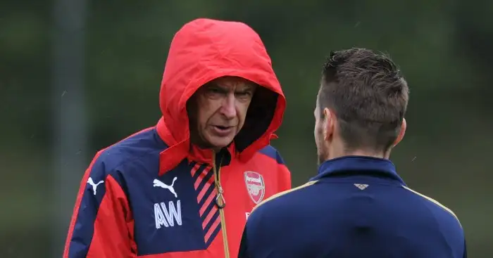 Wenger explains why he vetoed Debuchy to United