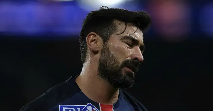 Lavezzi takes 400k weekly wages in China