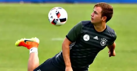 Gotze posts message to win over angry Dortmund fans