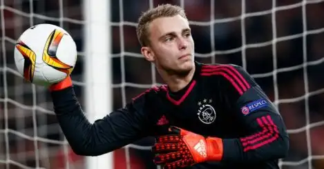 Barca to sign Cillessen with Bravo bound for Man City
