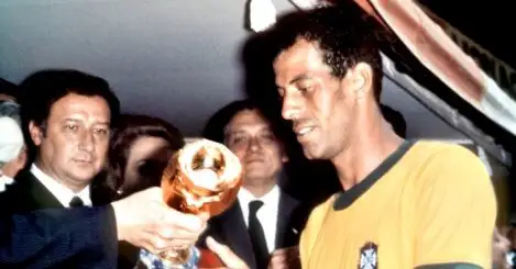 Football mourns death of Brazil legend Carlos Alberto