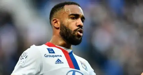 Lacazette at Arsenal to complete record deal