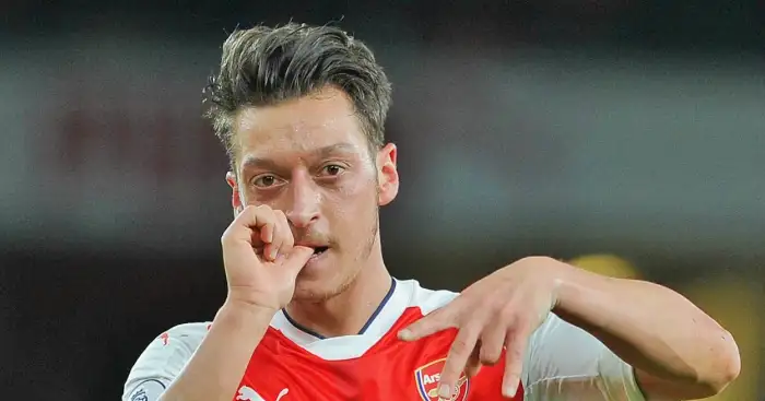 Wenger offers thoughts on Ozil’s rivalry with ‘legends’