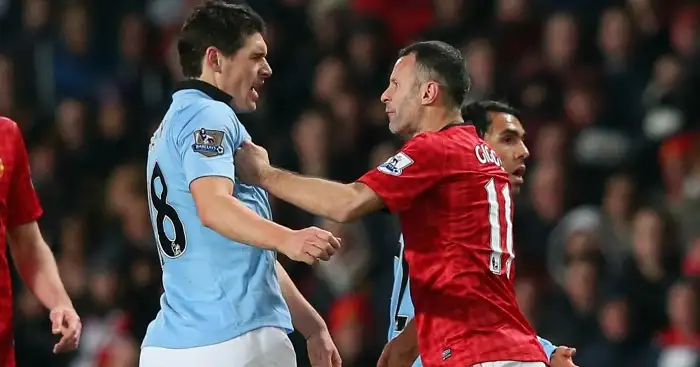 Giggs backs Barry to reach 700 PL games