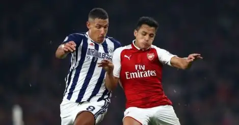 Pulis hits out at Arsenal’s ‘cheating’ Sanchez for diving