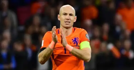 Robben cuts inside and slips retirement into bottom corner
