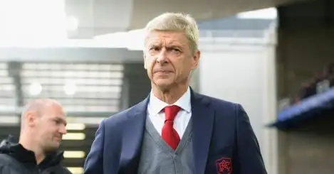 Wenger: Threatening to execute players is not the way to win