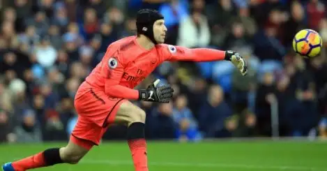 Cech not letting 12-point gap ruin Arsenal title talk
