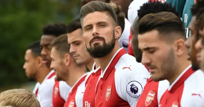 Gossip: Chelsea eye Giroud as Aubameyang deal stalls