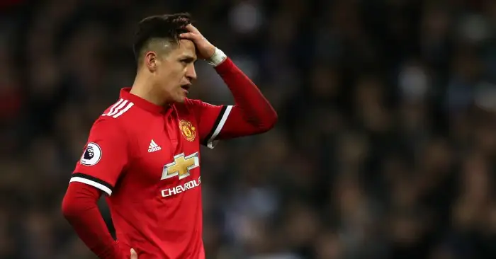 Giggs discusses poor Man United form of Sanchez