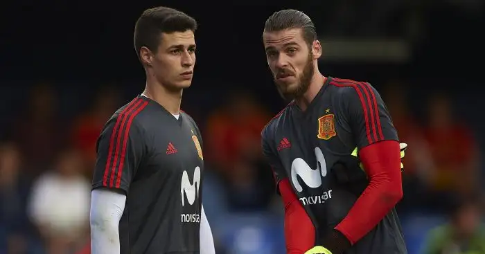 Chelsea keeper Kepa swerves awkward De Gea questions