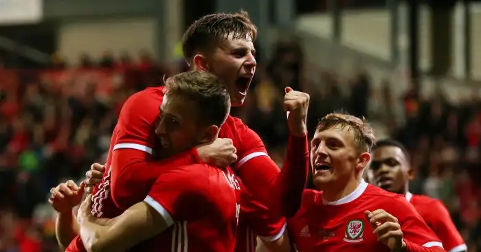 Giggs urges Liverpool man to put troubled season behind him