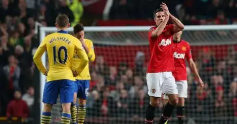 Van Persie apologises to Arsenal fans over Man Utd move