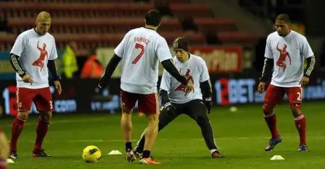 Ferdinand demands Liverpool apology over Suarez t-shirts