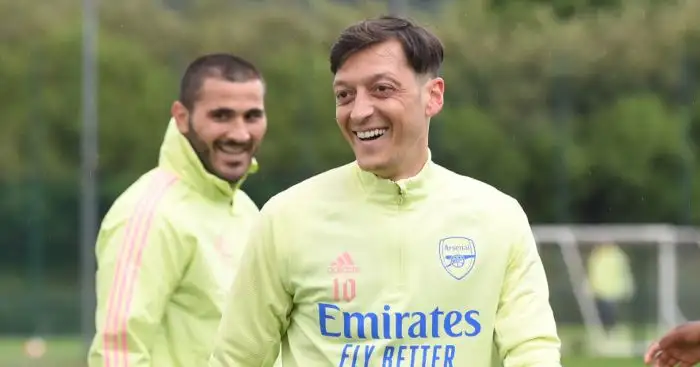 Arsenal face up to transfer ‘burden’ as Ozil digs heels in
