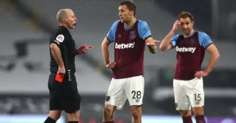 Moyes ’embarrassed’ for Mike Dean after Soucek red card