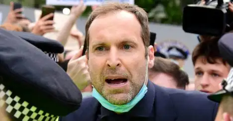 ‘Give us time!’ – Cech confronts Chelsea protesters