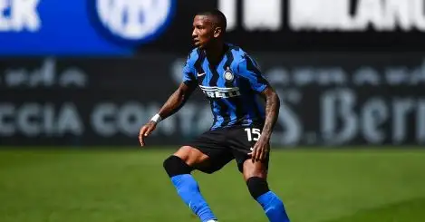 Ex-Man Utd star in ‘advanced talks’ over PL return