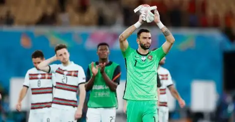 Wolves goalkeeper Patricio completes Roma transfer