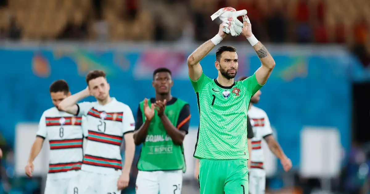 Wolves goalkeeper Patricio completes Roma transfer