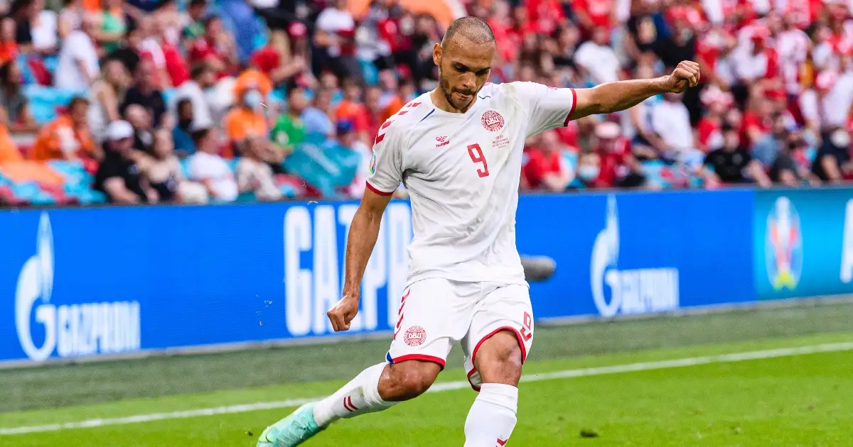 Agent denies rumours of a Wolves move for Barca forward