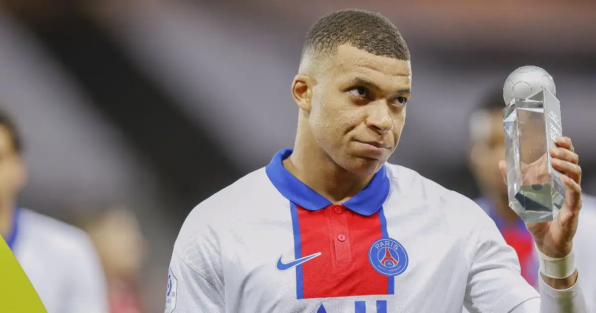 Wijnaldum hoping Liverpool target Mbappe stays at PSG
