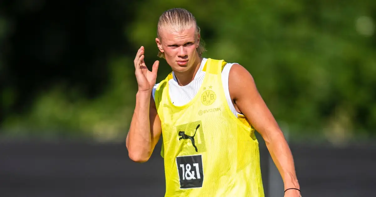 Pundit expects Chelsea to make ‘mind-boggling’ bid for striker