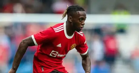 ‘Wan-Bissaka can’t defend’ – Pundit digs out Man Utd star