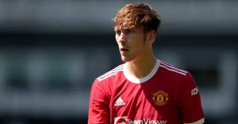 Blades ‘very keen’ on young midfield talent from Man Utd