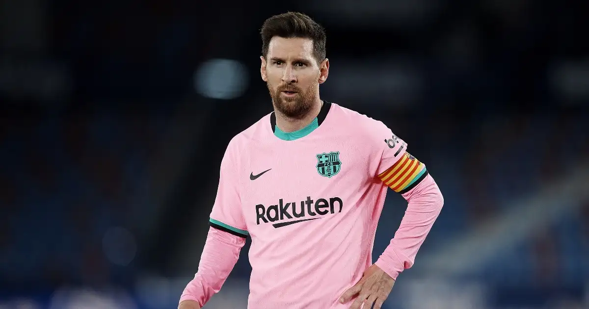 Manchester United Race To Sign Lionel Messi And Give Him Cristiano Ronaldo's  Number 7 Shirt: Reports