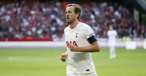 Sherwood: Tottenham ‘rolling the dice’ with Kane decision