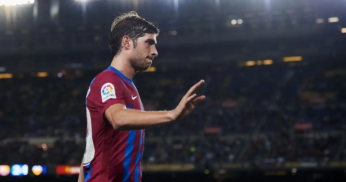 Barcelona defender Sergi Roberto waves to the fans