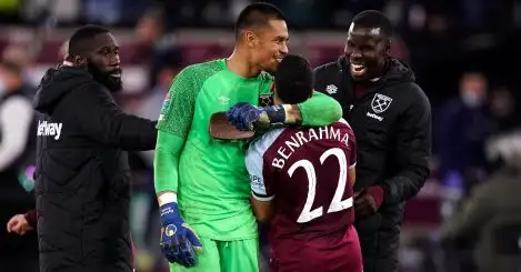 ‘He doesn’t sulk’ – Noble hails ‘fantastic’ No 2 ‘keeper Areola