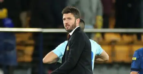 Carrick responds to Scholes claim Man Utd should have sacked him
