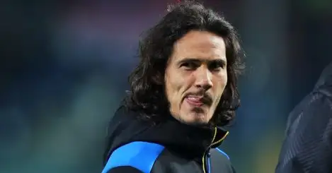 Cavani only focusing on the next game amid Barcelona links