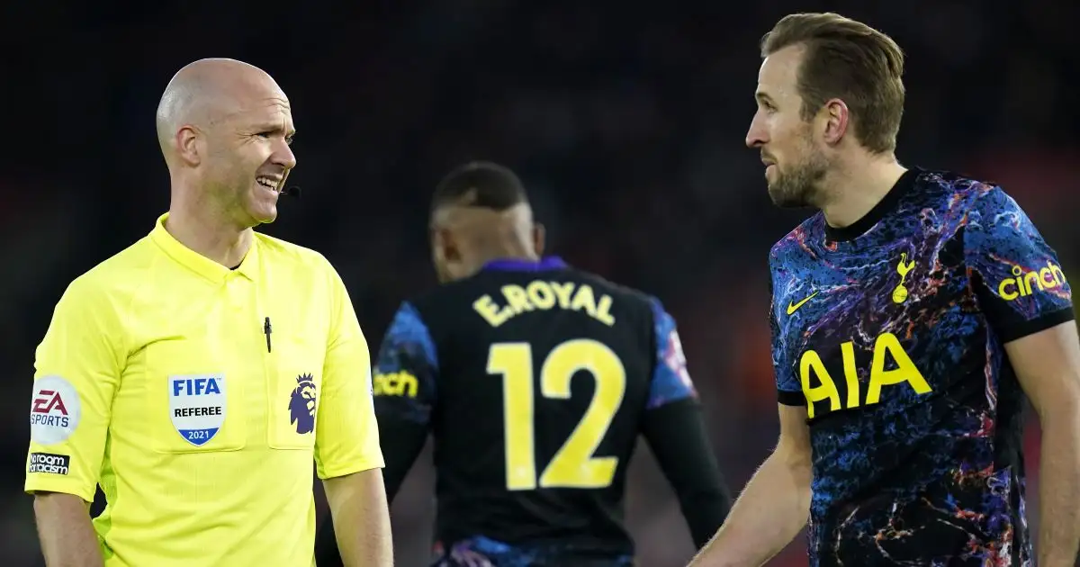 Harry Kane shows frustration as Tottenham draw at Southampton