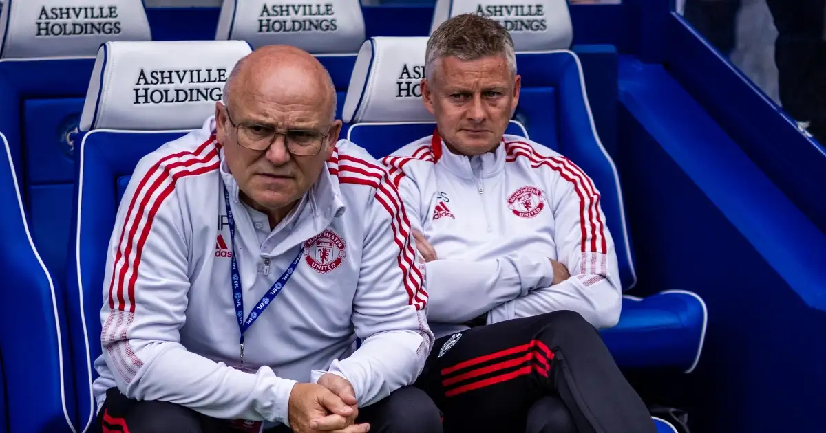 Man Utd call on Mike Phelan to ‘fix broken dressing room’