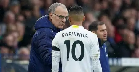 Bielsa welcomes ‘best player’ Raphinha to renew Leeds deal